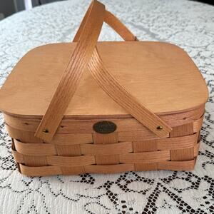 Vtg Peterboro large picnic basket gold hinges